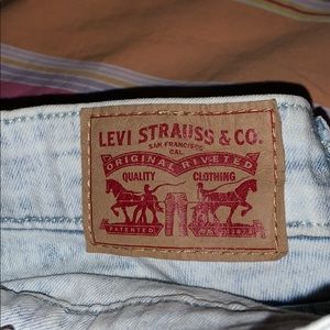 NWOT ✨ Light Acid Wash Levi Jeans